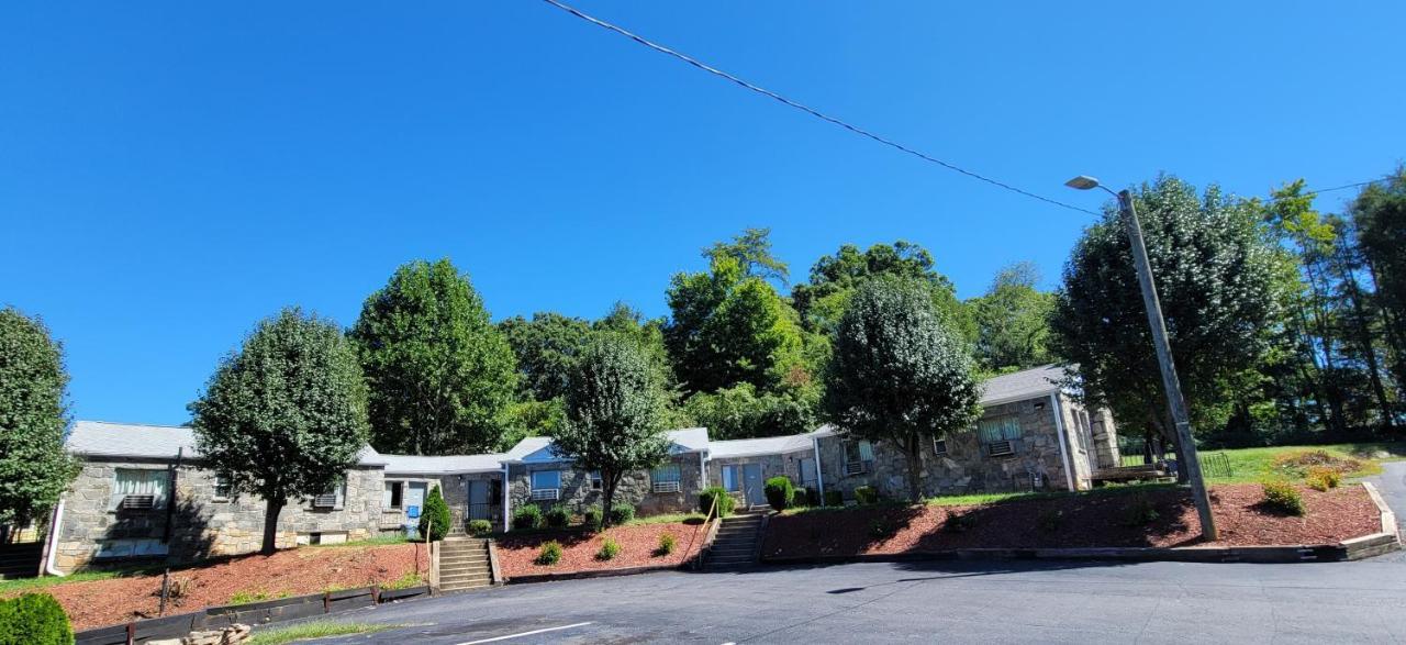 Rock Haven Motel Asheville Exterior photo